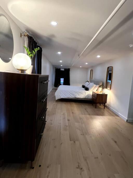 King Bed, The Phenix Historic Hotel, Spacious, Room # 406 Bangor Exteriér fotografie